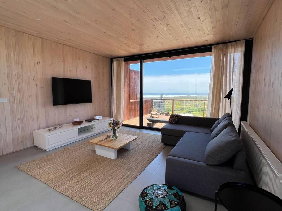 Nueva! Casa En Con Acceso Directo A La Playa * Pichilemu